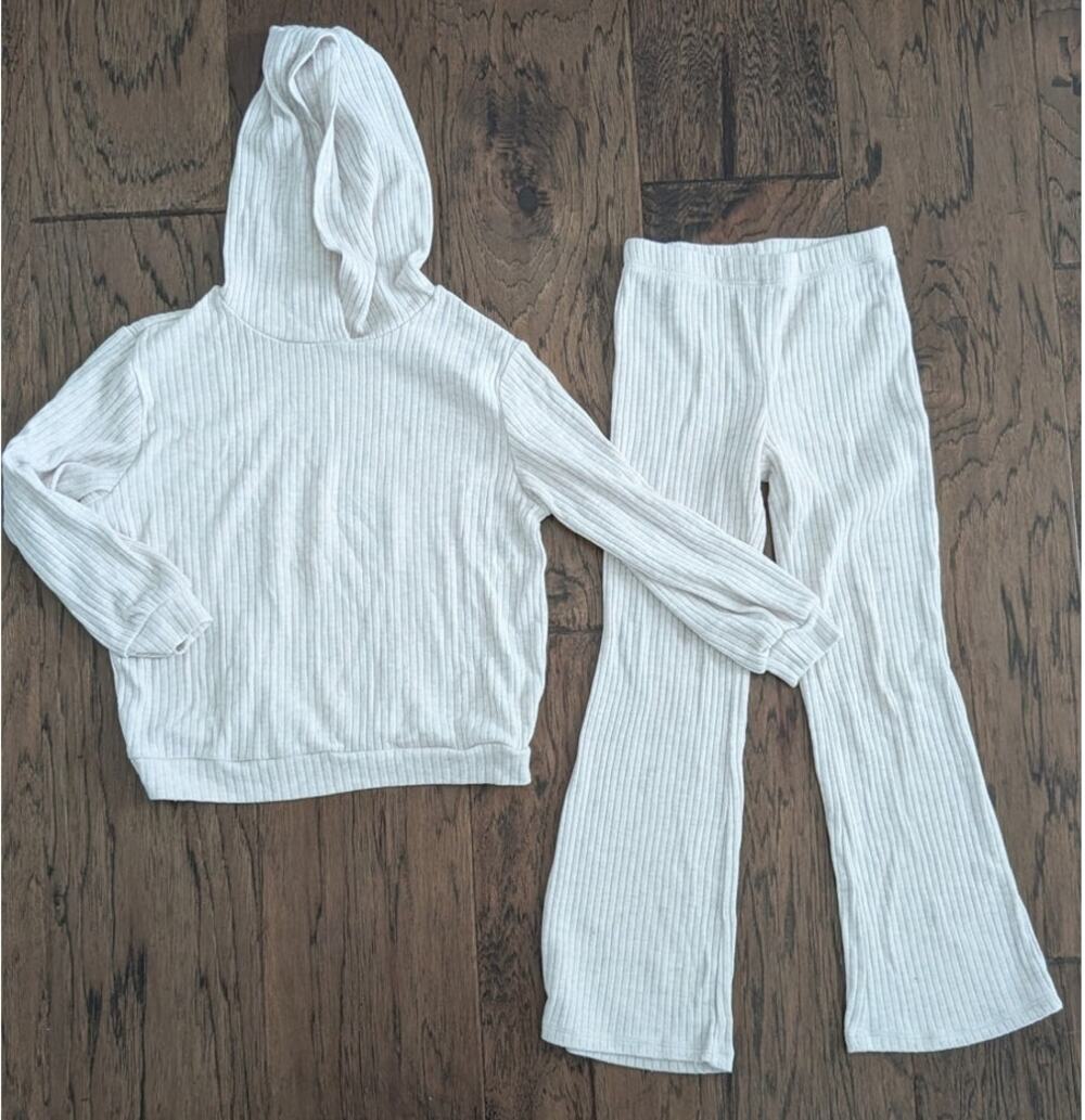 H&M Cream Ribbed Outfit